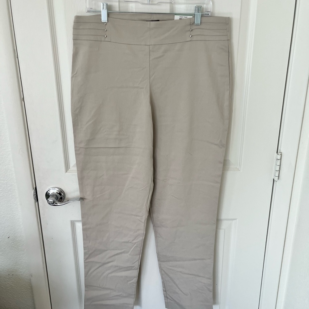 JM Collection Tan Slim Leg Pants